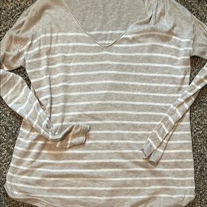 Old Navy Cream and Tan Long Sleeve Relaxed Sweater